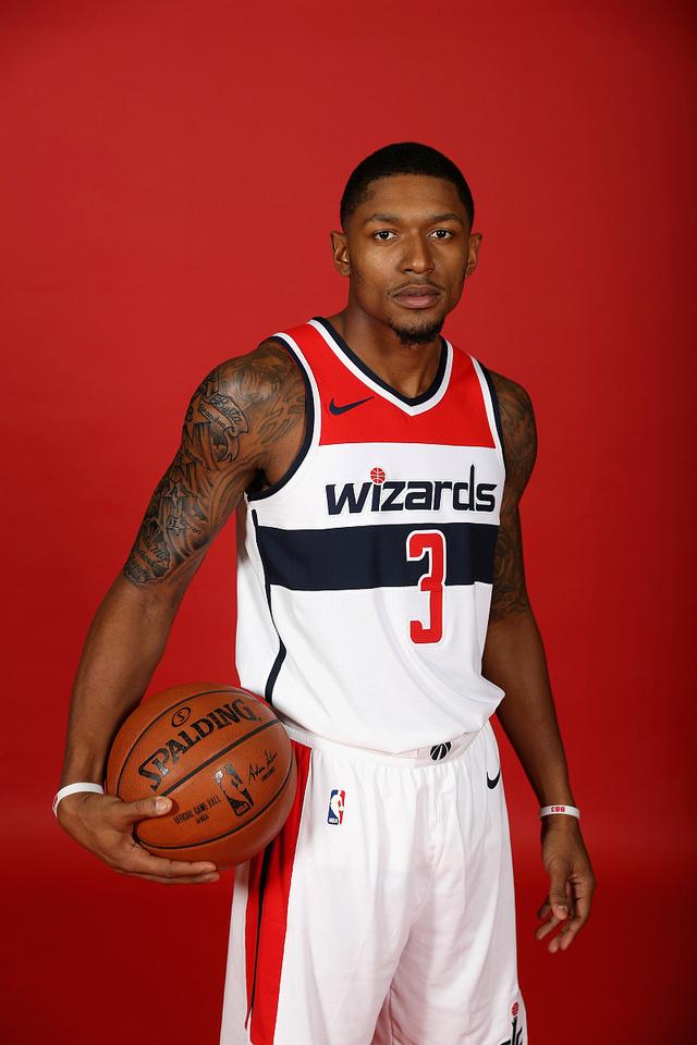 国际比赛日菲尼克斯太阳调整名单以备欧篮联,绝杀压哨环节打磨,气氛紧张,团队化学反应显著的简单介绍 国际比赛日菲尼克斯太阳调整名单以备欧篮联,绝杀压哨环节打磨,气氛紧张,团队化学反应显著的简单介绍