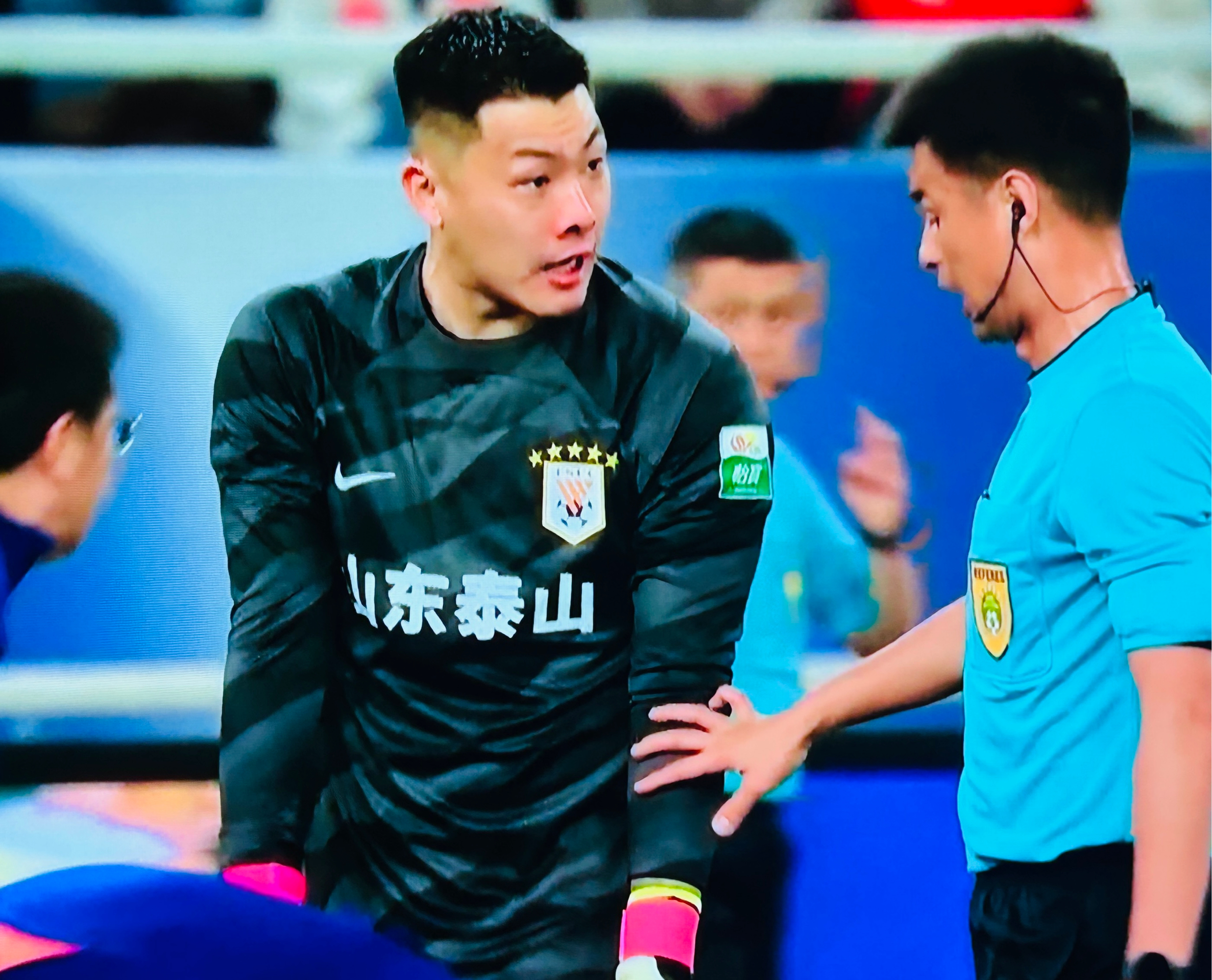 关于西甲赛前再迎强敌；山东男篮迎来里程碑；主帅态度：震撼外界；阵容厚度经受考验的信息