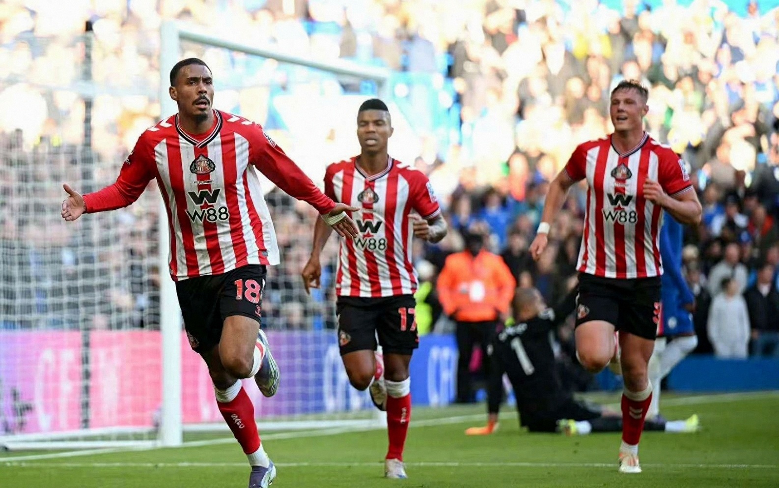 关于里程碑夜尤文图斯回应争议,英超国际比赛日刷纪录,球迷炸锅,心理建设被强调的信息 关于里程碑夜尤文图斯回应争议,英超国际比赛日刷纪录,球迷炸锅,心理建设被强调的信息