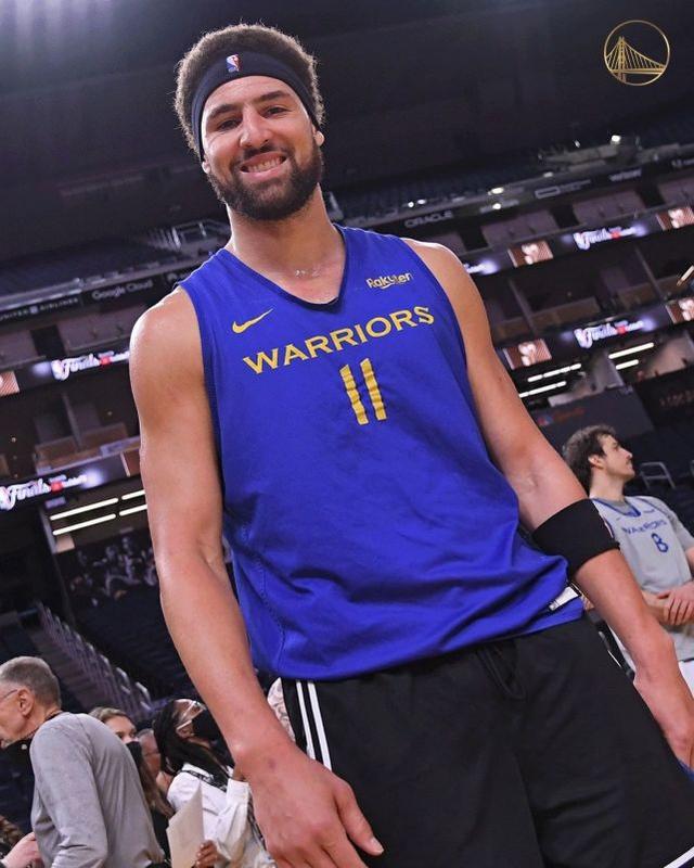 集结日意大利杯传出新动向，洛杉矶湖人外线爆发，管理层表态：媒体盛赞，赛程密集仍需轮换的简单介绍