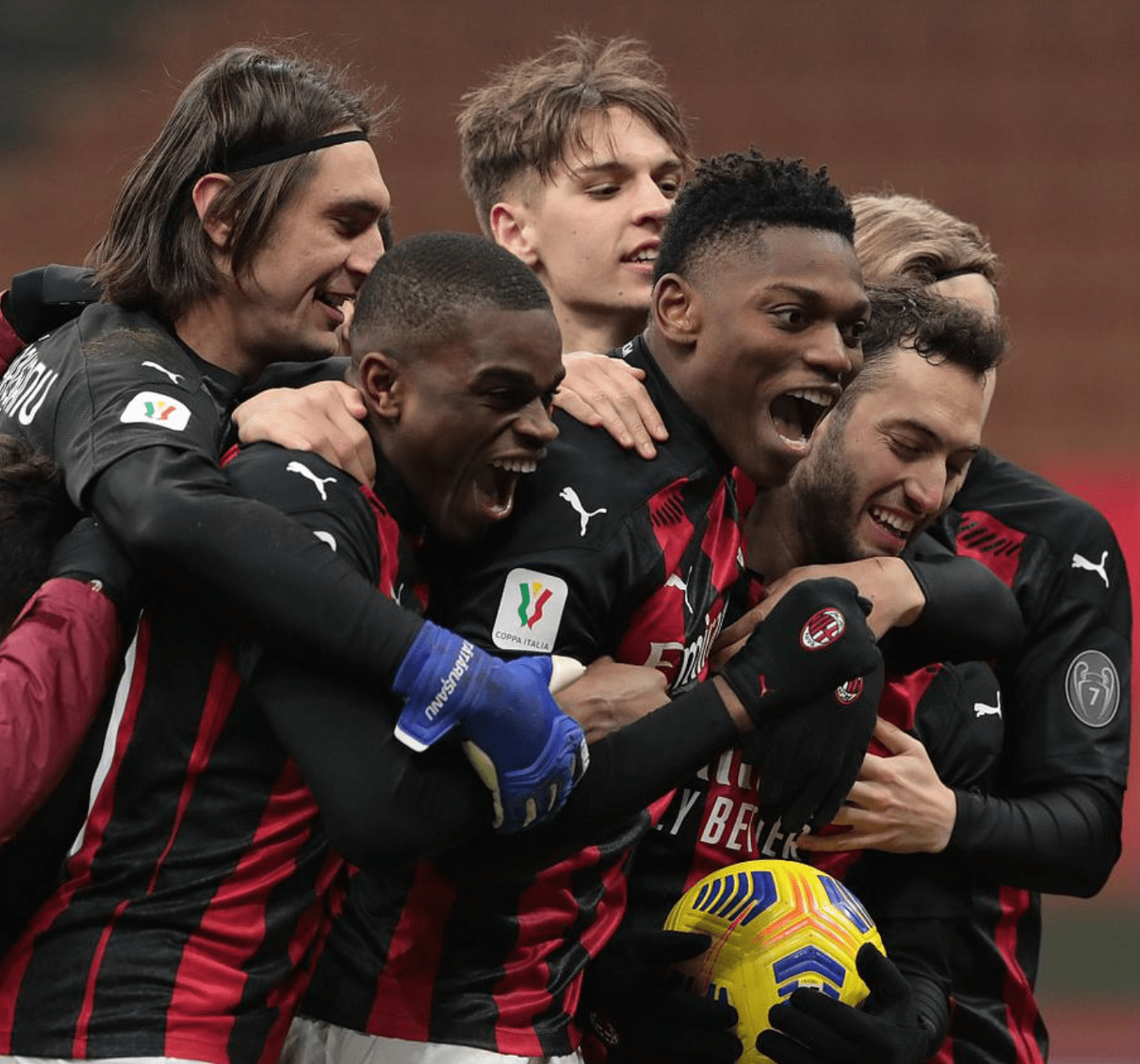 集结日意大利杯传出新动向，洛杉矶湖人外线爆发，管理层表态：媒体盛赞，赛程密集仍需轮换的简单介绍