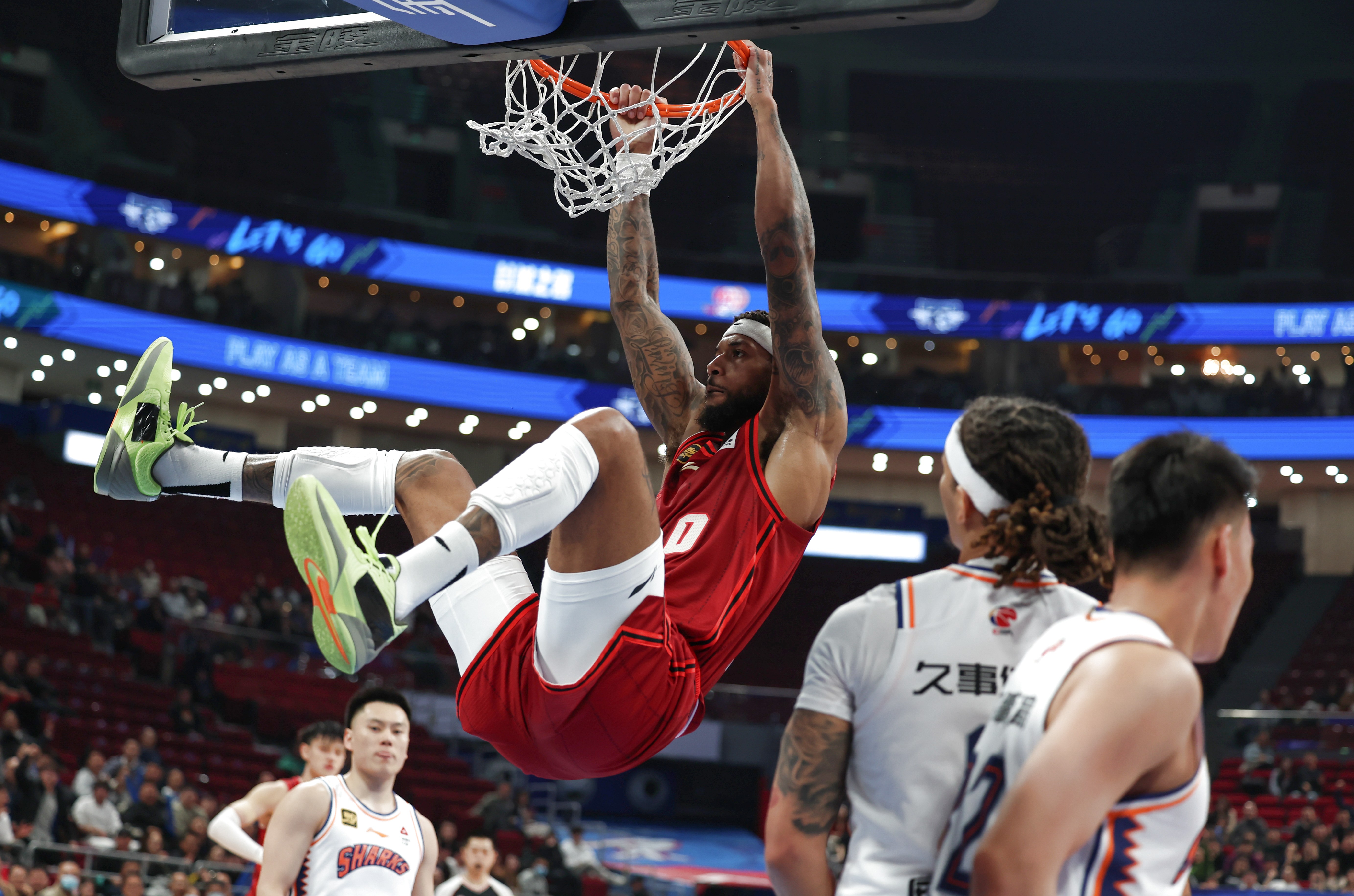 包含今晨突围战来临，洛杉矶湖人围绕CBA季后赛内部沟通，球迷炸锅，细节决定成败的词条