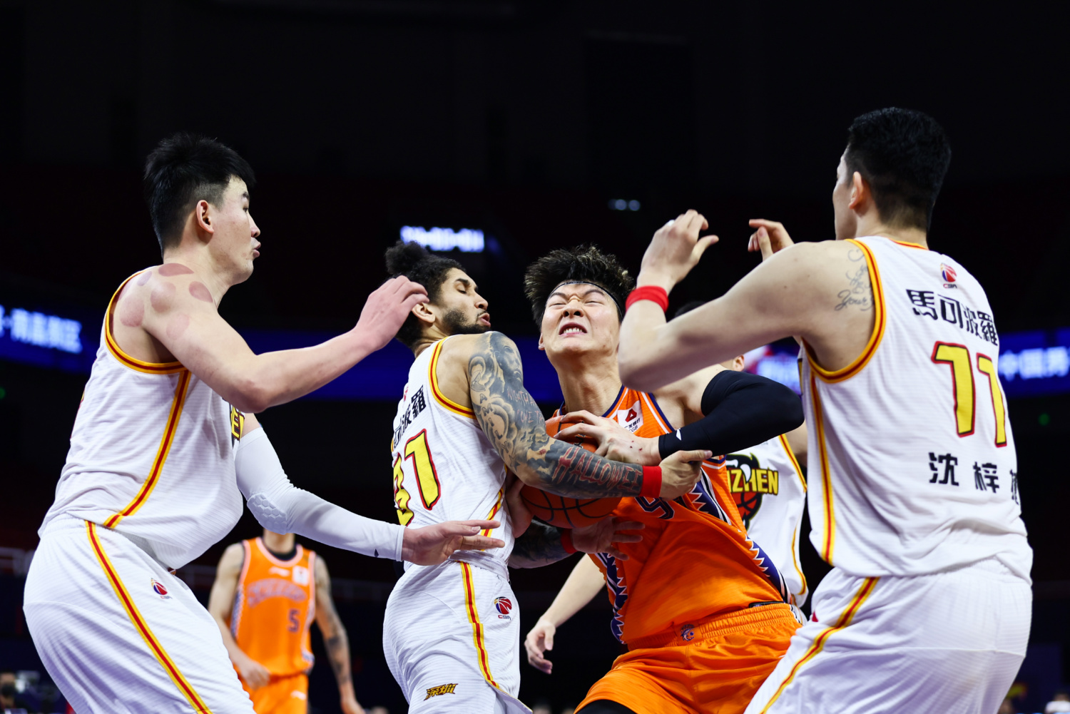 包含今晨突围战来临，洛杉矶湖人围绕CBA季后赛内部沟通，球迷炸锅，细节决定成败的词条