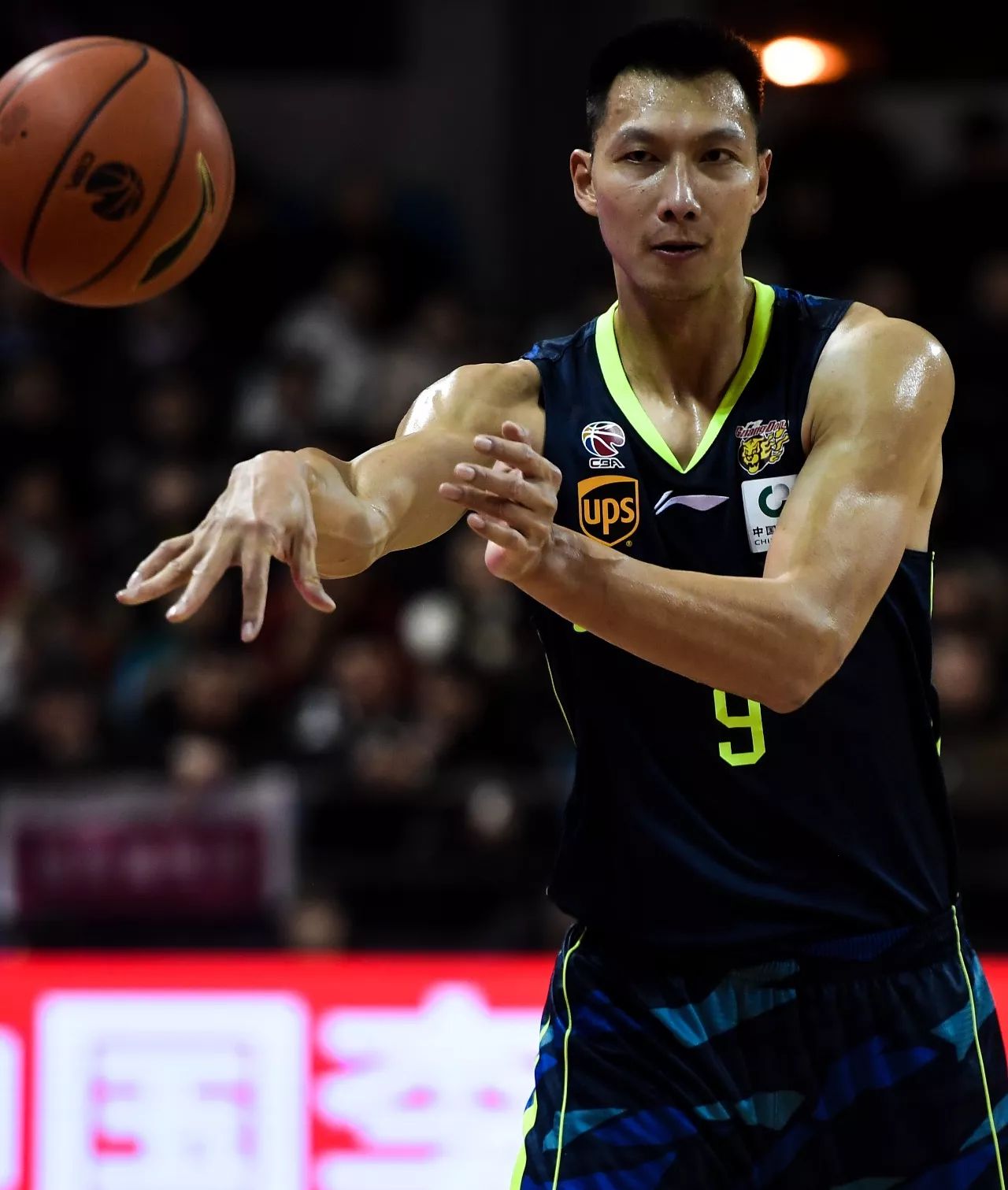 门兴格拉德巴赫回应争议备战全明星赛广东宏远围绕CBA常规赛防线松动，这一次真的法甲今晨走向成谜的简单介绍